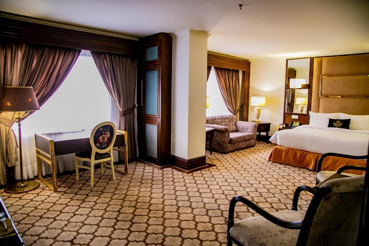 Saffron D'Or Hotels ラホール エクステリア 写真